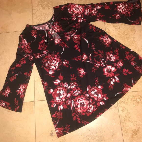 ❤️🖤NEW DIRECTIONS - Picture 6 of 7